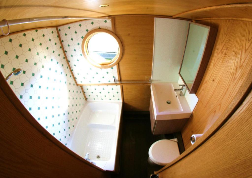 Peniche Poompui Hotel Aigues-Mortes Room photo