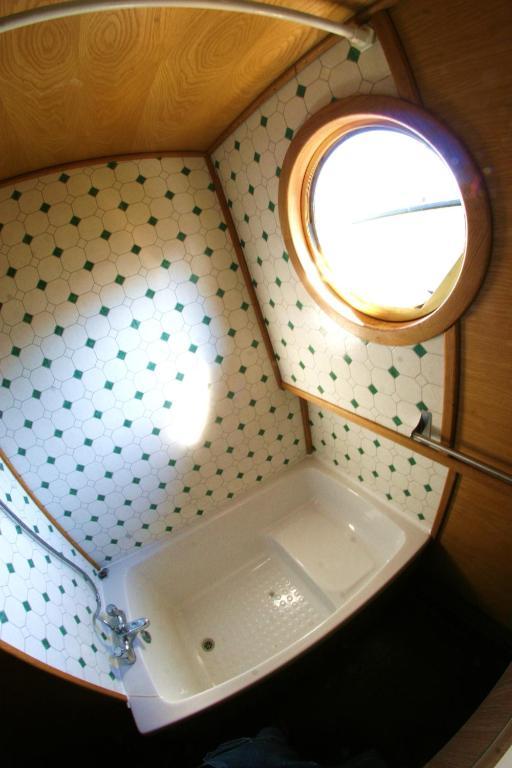 Peniche Poompui Hotel Aigues-Mortes Room photo